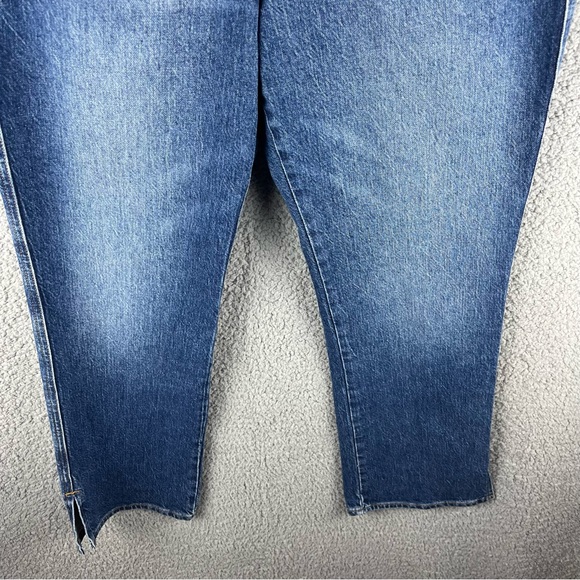Good American NWT Good Curve Straight High Rise Medium Wash Jeans Size 14/32 - Picture 15 of 16